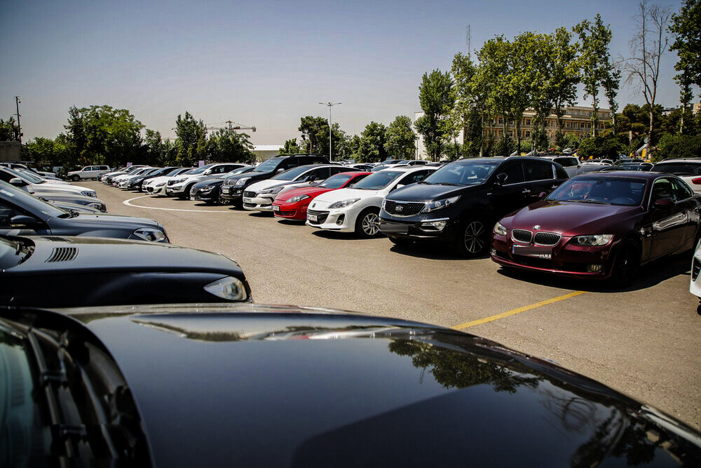 فروش خودروهای خارجی در بورس تا پایان سال