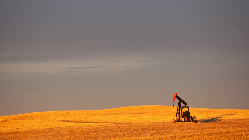 روند افزایشی قیمت نفت آرام شد 