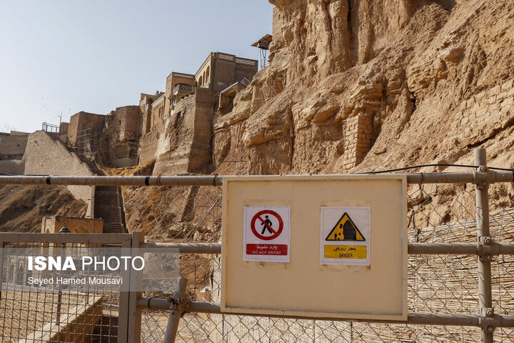 جداره غربی سازه های آبی تاریخی شوشتر در خطر تخریب