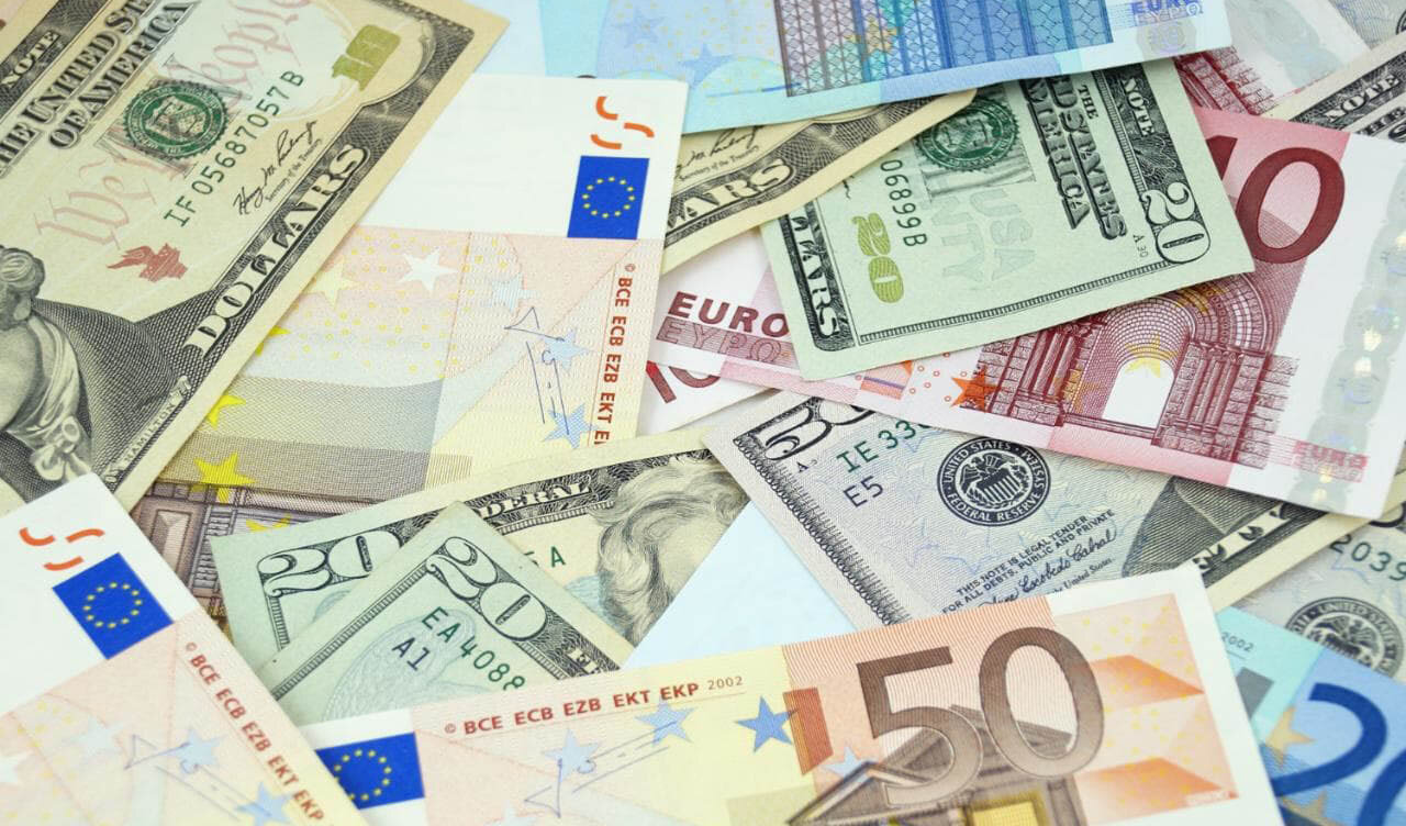 تحولات ۱۲ ماهه نرخ دلار و یورو در بازار